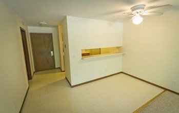 Drake Apartments in Coon Rapids, MN - Building Photo - Interior Photo