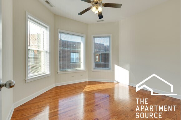 855 W Cornelia Ave, Unit 3W in Chicago, IL - Foto de edificio - Building Photo