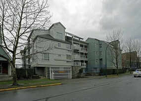 Harbour House at Tugboat Landing in Vancouver, BC - Building Photo