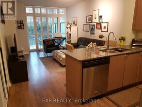 525 Wilson Ave in Toronto, ON - Building Photo - Building Photo