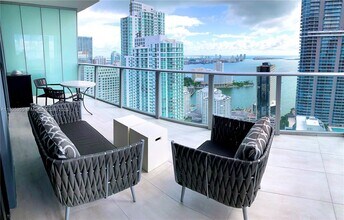 1010 Brickell Ave, Unit 4205 in Miami, FL - Building Photo - Building Photo
