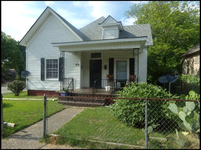 property at 922 W 21st St