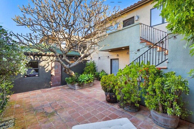 property at 4182 Irving Pl