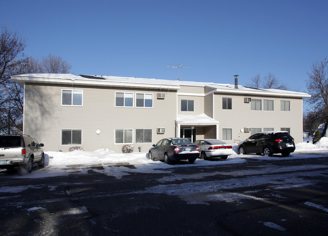 Evergreen Apartments in Lakeville, MN - Building Photo - Building Photo