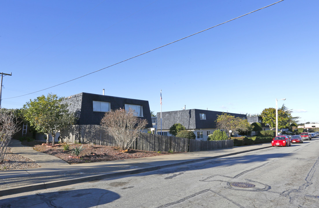 Goldcrest Apartments in Marina, CA - Building Photo