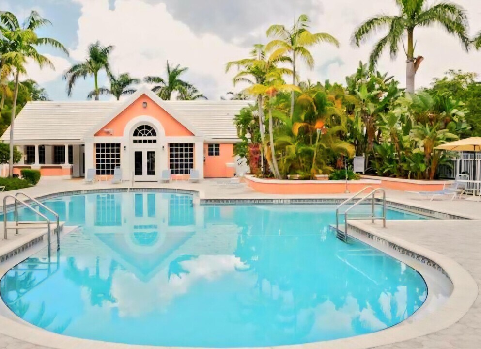 1050 Crystal Way, Unit C in Delray Beach, FL - Foto de edificio