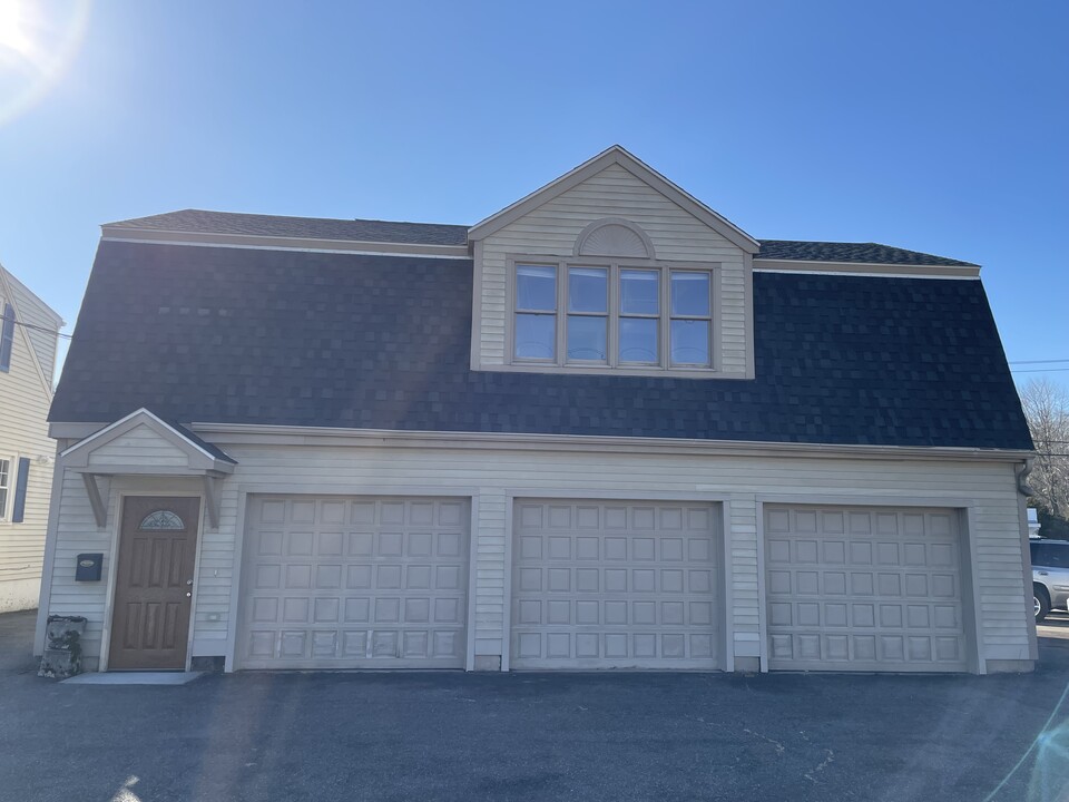 280 Washington Ave, Unit #2 in Hamden, CT - Foto de edificio