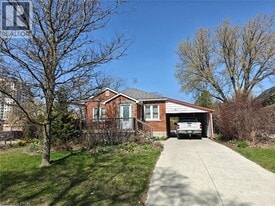 18 Dunbar Rd S in Waterloo, ON - Building Photo