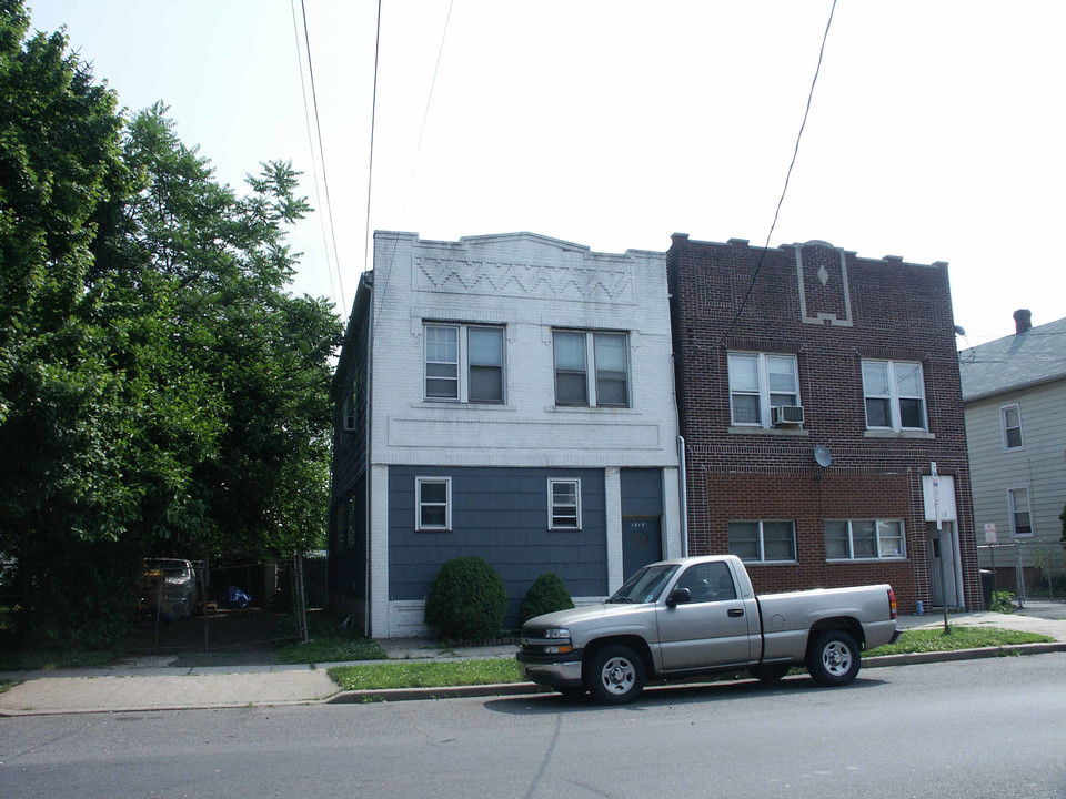 1517 S Wood Ave in Linden, NJ - Building Photo