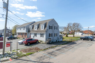 7 Saint Margarets St in Buzzards Bay, MA - Building Photo - Building Photo