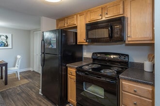 Reserve South in Richmond, VA - Building Photo - Interior Photo