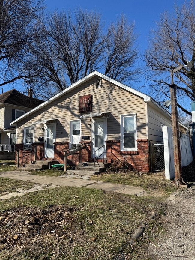 305 W Maple St in Columbus, KS - Building Photo - Building Photo