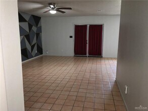 17 S Broadway St in McAllen, TX - Building Photo - Building Photo