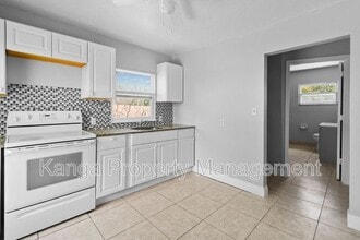 3721 Henry Ave in West Palm Beach, FL - Building Photo - Building Photo