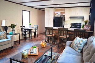 208 N Hwy 22 A in Panama City, FL - Building Photo