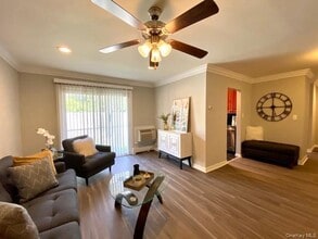 234 River Ave in Patchogue, NY - Foto de edificio - Building Photo