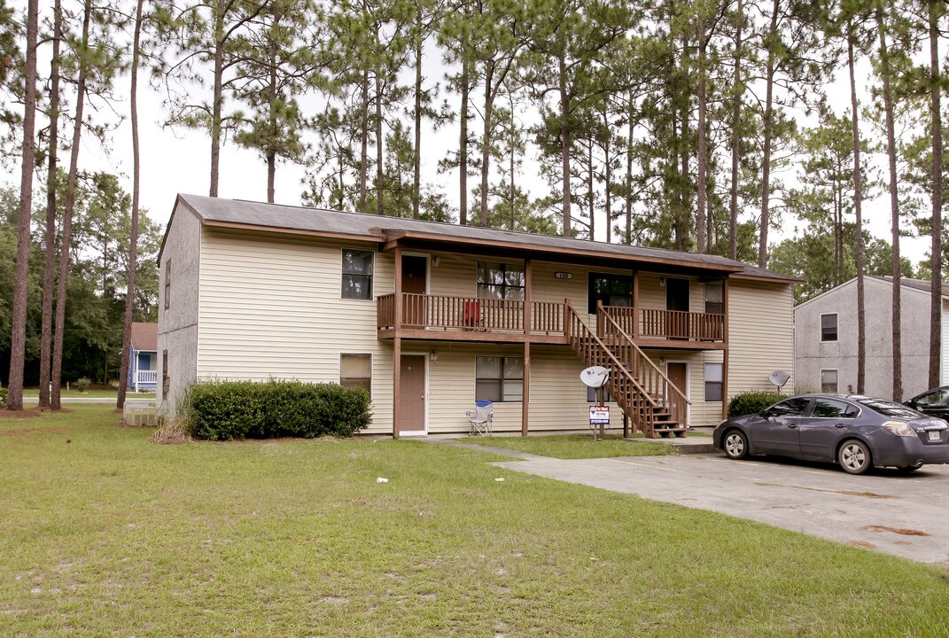 Birkshire Apartments in Hinesville, GA - Foto de edificio