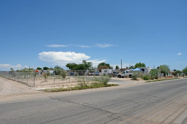 Snug Harbor Mobile Home Park in Tucson, AZ - Foto de edificio - Building Photo