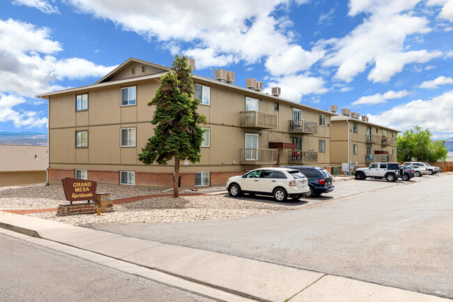 1535 Poplar Drive in Grand Junction, CO - Foto de edificio - Primary Photo