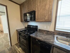 173 Colorado St in Belleville, MI - Building Photo - Building Photo