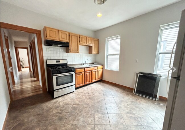 18 Eastman St, Unit #3