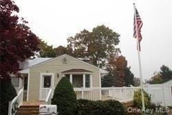 4 Thistle Ln in Kings Park, NY - Building Photo