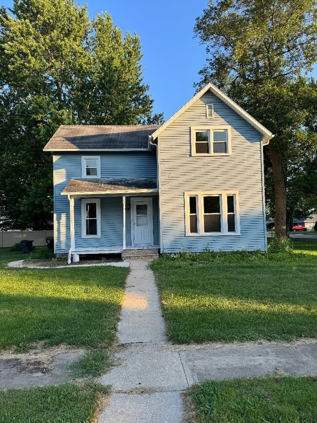 property at 262 W Myrtle St