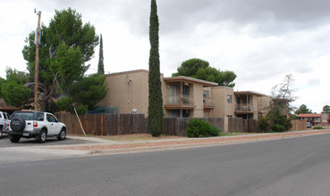 Alto Mesa Apartments in El Paso, TX - Foto de edificio - Building Photo