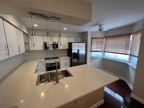 261 Navarre Ave in Coral Gables, FL - Building Photo - Building Photo