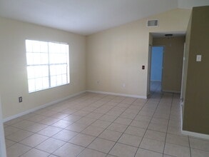 658 Dromedary Ct in Kissimmee, FL - Building Photo - Building Photo