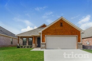 10356 Ft Teran Trl in Crowley, TX - Building Photo