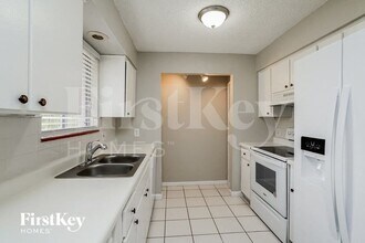 331 SE 46th Ln in Cape Coral, FL - Building Photo - Building Photo