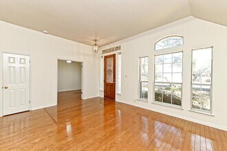 10229 Matoca Way, Unit B in Austin, TX - Building Photo - Building Photo