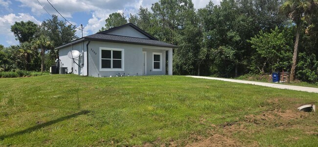 3302 49th St W in Lehigh Acres, FL - Building Photo - Building Photo