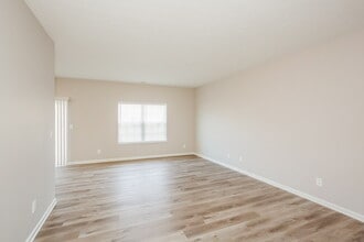 2232 Schoolmarm Dr in Greenfield, IN - Foto de edificio - Building Photo