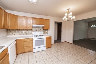 2207 W Lincoln Ave in Chesterton, IN - Building Photo - Building Photo