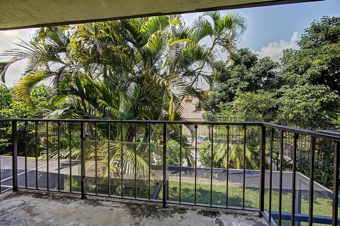 825 NW 13th St in Boca Raton, FL - Building Photo