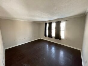 303 Benton St in Rochester, NY - Building Photo - Building Photo