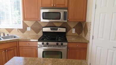 7125 Axis St SE in Lacey, WA - Building Photo - Building Photo