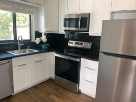 1975 SW 17th Ct in Miami, FL - Building Photo