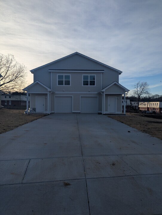 389 Armstrong St, Unit A in Columbia, TN - Foto de edificio