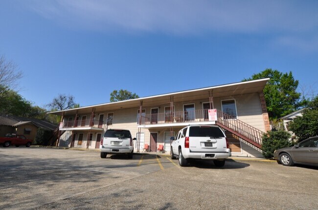 327 General Mouton Ave in Lafayette, LA - Building Photo - Building Photo