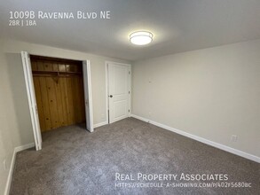 1009B Ravenna Blvd NE in Seattle, WA - Building Photo - Building Photo