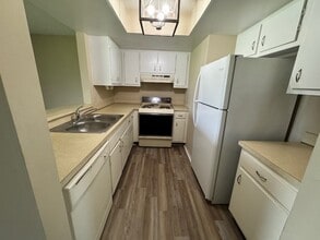 2815 Rhonda Ln in Melbourne, FL - Building Photo - Building Photo
