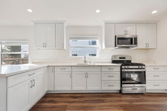 1443 W 36th Pl in Los Angeles, CA - Building Photo - Building Photo