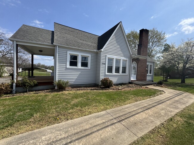 2450 Sparta Rd in North Wilkesboro, NC - Building Photo - Building Photo