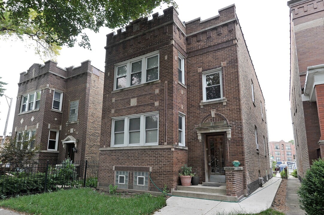 3725 N Bernard St in Chicago, IL - Building Photo
