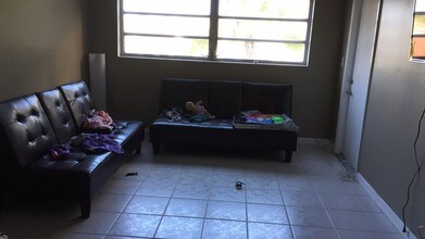 220 SW 10th Ave, Unit 209 in Hallandale Beach, FL - Building Photo - Building Photo