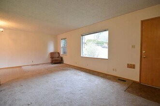 3850-3850 SW Marigold St in Portland, OR - Building Photo - Building Photo