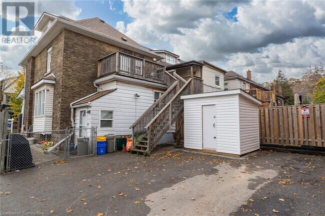 218 Balsam Ave S in Hamilton, ON - Building Photo - Building Photo